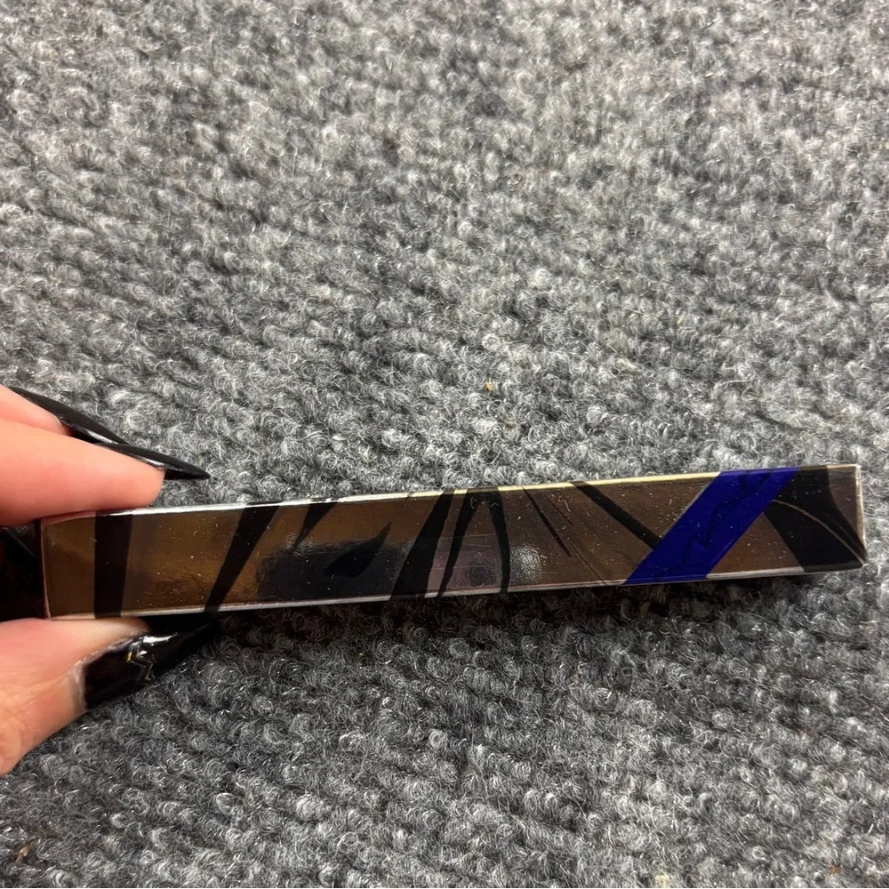 MAC Cosmetics NIB Dazzle Liner Liquid Eyeliner color: Statuesque - Picture 2 of 5